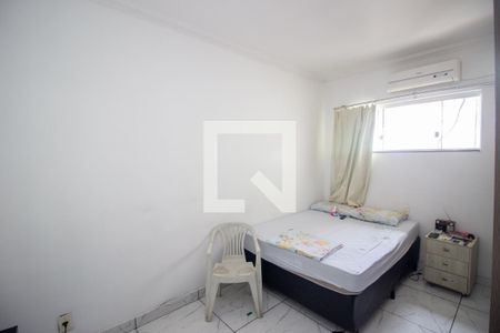 Quarto 1 de casa à venda com 6 quartos, 180m² em Parque Maracana, Contagem