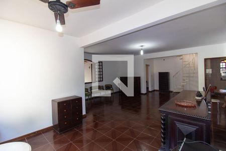 Casa à venda com 4 quartos, 720m² em Matapaca, Niterói