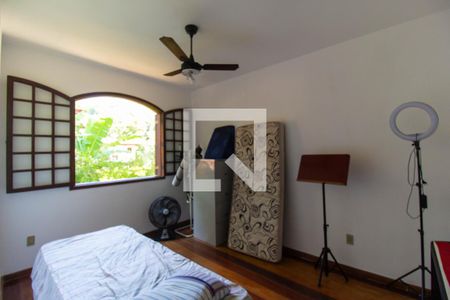 Casa à venda com 4 quartos, 720m² em Matapaca, Niterói