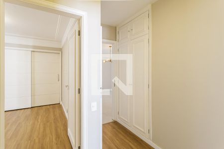 Corredor de apartamento à venda com 3 quartos, 113m² em Indianópolis, São Paulo