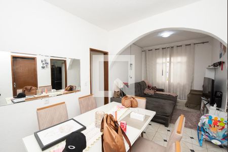 Casa à venda com 8 quartos, 340m² em Regina, Contagem