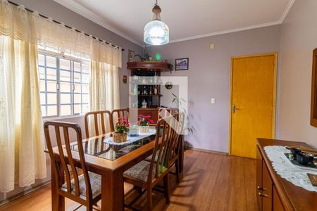 Casa à venda com 3 quartos, 180m² em Vila Marari, São Paulo