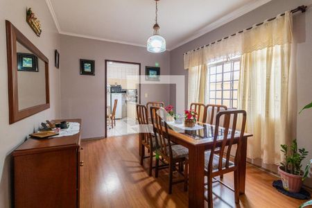 Casa à venda com 3 quartos, 180m² em Vila Marari, São Paulo