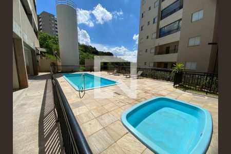 Piscina de apartamento para alugar com 2 quartos, 56m² em Roselândia, Cotia