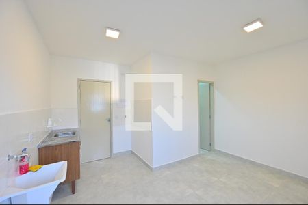 Sala/Quarto de kitnet/studio para alugar com 1 quarto, 16m² em Vila do Encontro, São Paulo