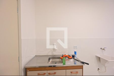 Cozinha/Lavanderia de kitnet/studio para alugar com 1 quarto, 16m² em Vila do Encontro, São Paulo