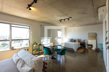 Sala/Quarto de apartamento à venda com 1 quarto, 70m² em Cambuí, Campinas