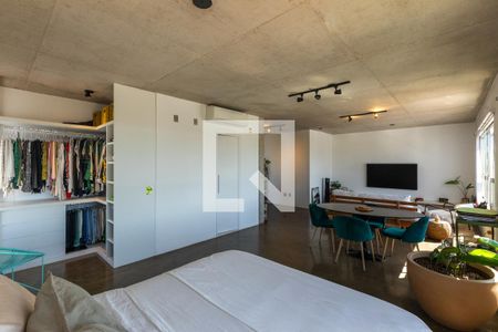 Quarto/Sala de apartamento à venda com 1 quarto, 70m² em Cambuí, Campinas