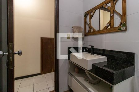 Banheiro 1 de casa para alugar com 6 quartos, 410m² em Boqueirão, Curitiba