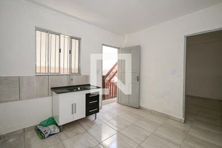 Sala/Cozinha de casa para alugar com 1 quarto, 24m² em Jardim Maria Duarte, São Paulo