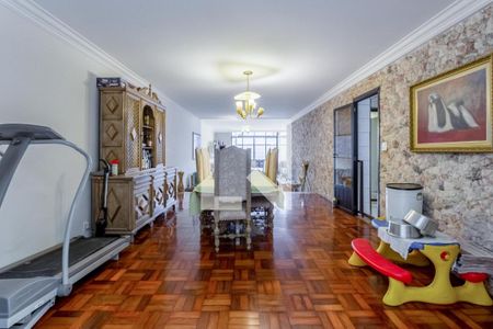 Casa à venda com 4 quartos, 360m² em Moema, São Paulo