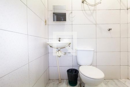 Banheiro de casa para alugar com 1 quarto, 35m² em Jardim Matarazzo, São Paulo