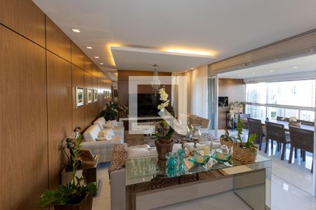 Sala de TV de apartamento à venda com 3 quartos, 194m² em Vila da Serra, Nova Lima