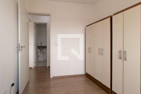 Quarto 1 de apartamento para alugar com 2 quartos, 57m² em Lindoia, Curitiba