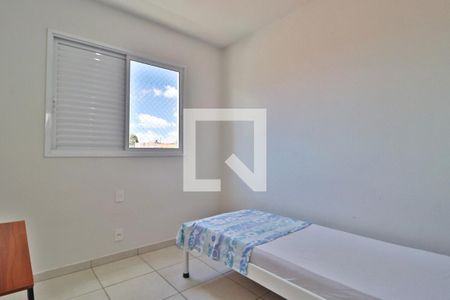 Quarto 1 de apartamento para alugar com 3 quartos, 75m² em Alto Umuarama, Uberlândia