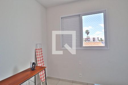 Quarto 1 de apartamento para alugar com 3 quartos, 75m² em Alto Umuarama, Uberlândia