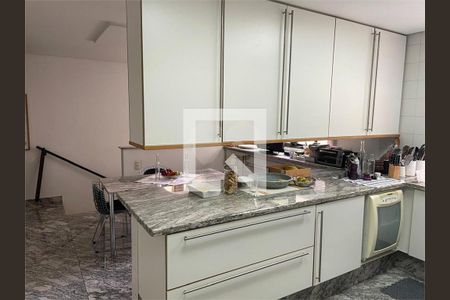 Casa de Condomínio à venda com 4 quartos, 420m² em Fazenda Morumbi, São Paulo