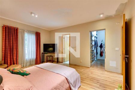 Casa à venda com 3 quartos, 246m² em Chácara Monte Alegre, São Paulo