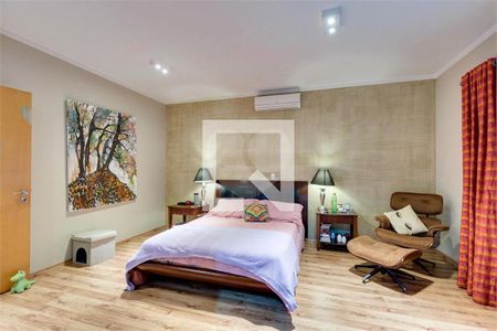 Casa à venda com 3 quartos, 246m² em Chácara Monte Alegre, São Paulo