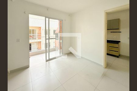 Sala de apartamento para alugar com 3 quartos, 65m² em Serraria, São José