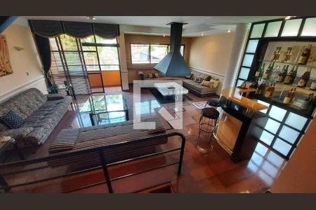 Casa à venda com 4 quartos, 343m² em Jardim das Vertentes, São Paulo