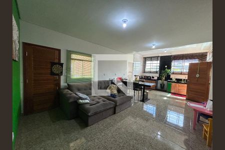 Casa de Condomínio à venda com 5 quartos, 1000m² em Quintas do Jacubá, Contagem
