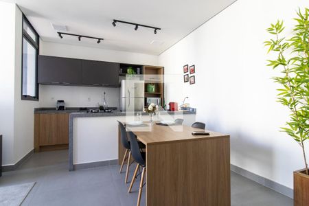 Sala/Cozinha de apartamento à venda com 1 quarto, 43m² em Centro, Campinas