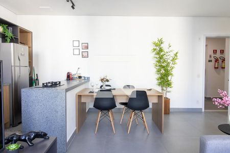 Sala/Cozinha de apartamento à venda com 1 quarto, 43m² em Centro, Campinas