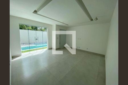 Casa de Condomínio para alugar com 4 quartos, 220m² em Vargem Pequena, Rio de Janeiro