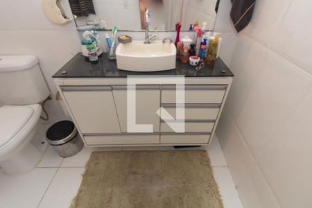 Banheiro da Suíte de casa para alugar com 2 quartos, 63m² em Vila Marilena, São Paulo