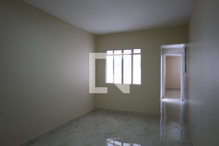 Casa para alugar com 3 quartos, 200m² em Jardim Alzira, São Paulo