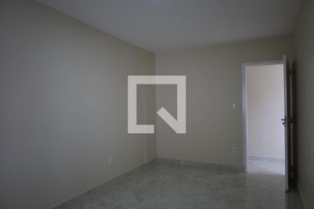 Casa para alugar com 3 quartos, 200m² em Jardim Alzira, São Paulo