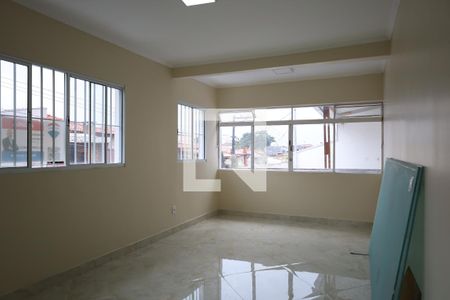 Casa para alugar com 3 quartos, 200m² em Jardim Alzira, São Paulo
