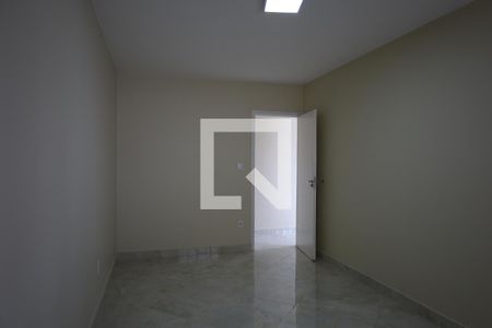 Casa para alugar com 3 quartos, 200m² em Jardim Alzira, São Paulo