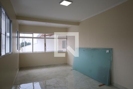 Casa para alugar com 3 quartos, 200m² em Jardim Alzira, São Paulo