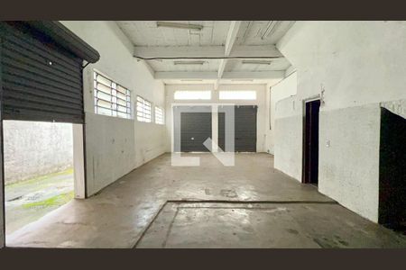 Garagem de casa para alugar com 4 quartos, 218m² em Jardim Marilu, São Paulo