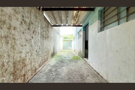 Garagem de casa para alugar com 4 quartos, 218m² em Jardim Marilu, São Paulo