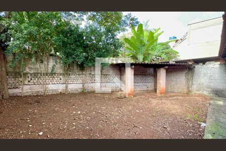 Quintal de casa para alugar com 4 quartos, 218m² em Jardim Marilu, São Paulo