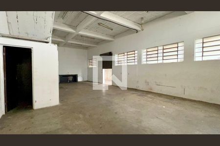 Garagem de casa para alugar com 4 quartos, 218m² em Jardim Marilu, São Paulo