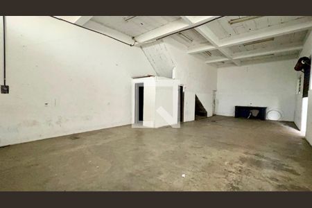 Garagem de casa para alugar com 4 quartos, 218m² em Jardim Marilu, São Paulo