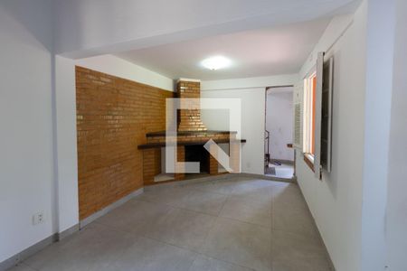 Sala com Lareira de casa de condomínio para alugar com 4 quartos, 300m² em Vila D’el Rey, Nova Lima