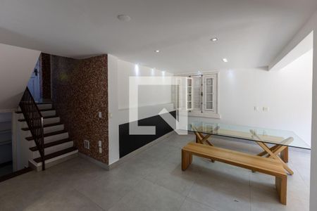 Sala 1 de casa de condomínio para alugar com 4 quartos, 300m² em Vila D’el Rey, Nova Lima