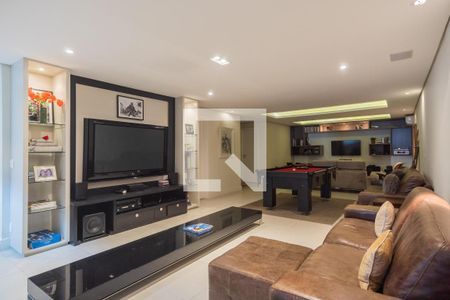 Casa à venda com 8 quartos, 720m² em Pacaembu, São Paulo