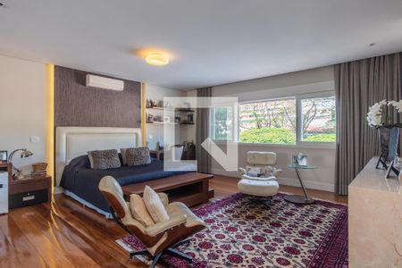 Casa à venda com 8 quartos, 720m² em Pacaembu, São Paulo