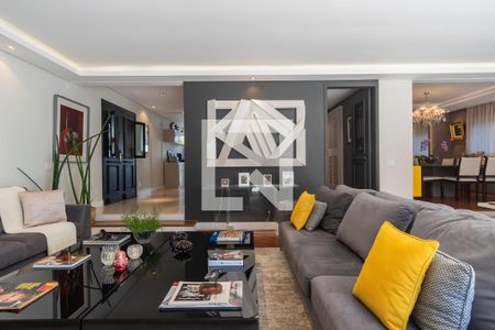 Casa à venda com 8 quartos, 720m² em Pacaembu, São Paulo