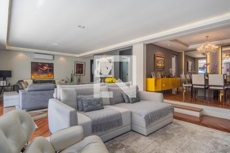 Casa à venda com 8 quartos, 720m² em Pacaembu, São Paulo
