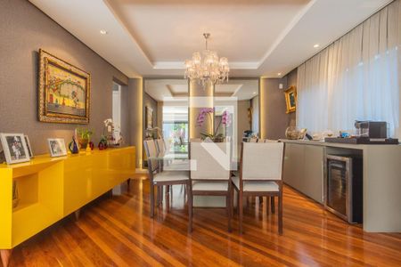 Casa à venda com 8 quartos, 720m² em Pacaembu, São Paulo