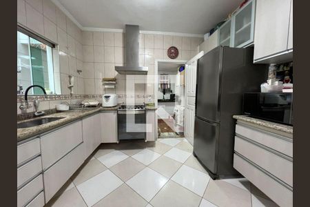 Casa à venda com 3 quartos, 175m² em Vila Bertioga, São Paulo