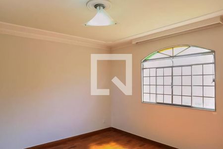 Apartamento para alugar com 3 quartos, 240m² em Cachoeirinha, Belo Horizonte