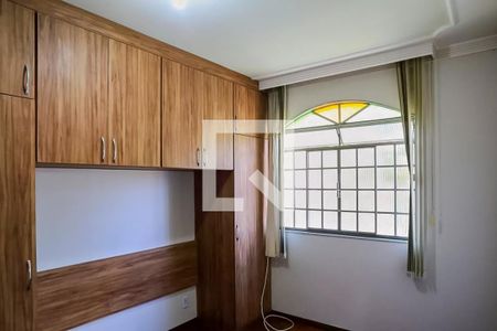 Apartamento para alugar com 3 quartos, 240m² em Cachoeirinha, Belo Horizonte
